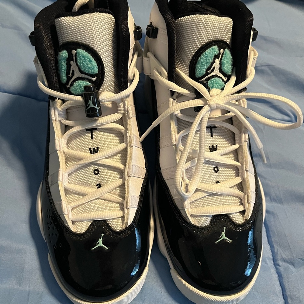 Air Jordan TW03 - black, white and teal youth size 7. No box. EUC Worn 2x. OBO